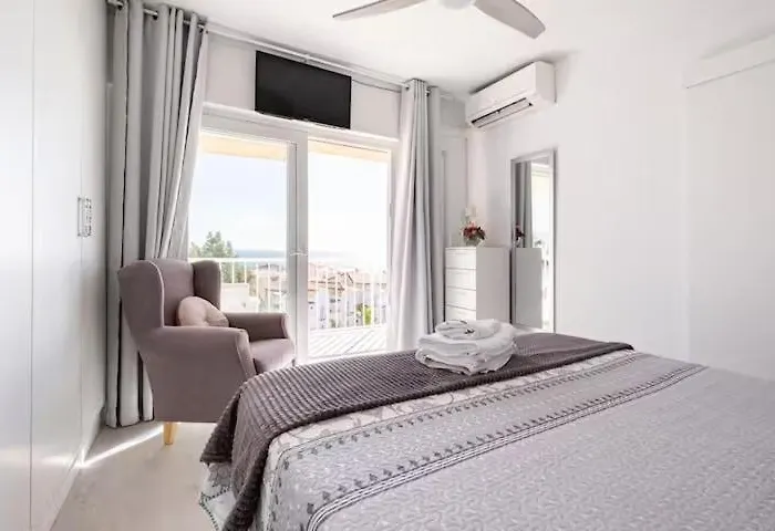 Rentitspain - - Vistas Unicas Al Mar Mediterraneo Lejlighed Nerja